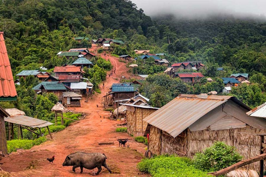 Les villages locaux au Laos sont paisibles et calmes