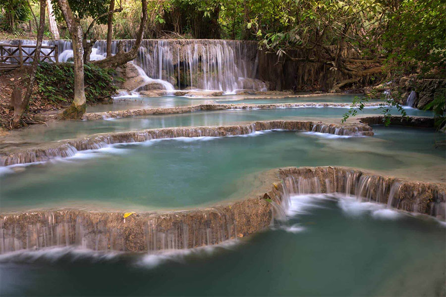 La cascade de Kuang Si est considérée comme un grand joyau