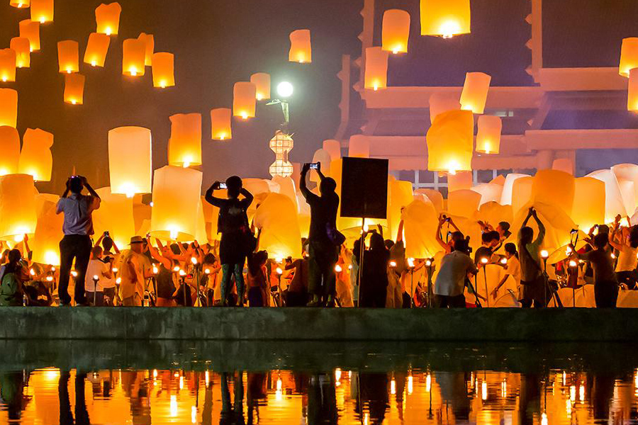 Loy Krathong est l’un des moments les plus poétiques d’un voyage responsable en Thaïlande