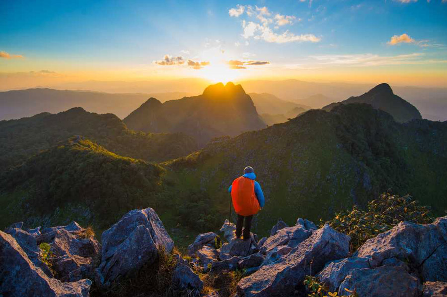 Le trekking est une activité à ne pas manquer lorsque l'on voyage seul