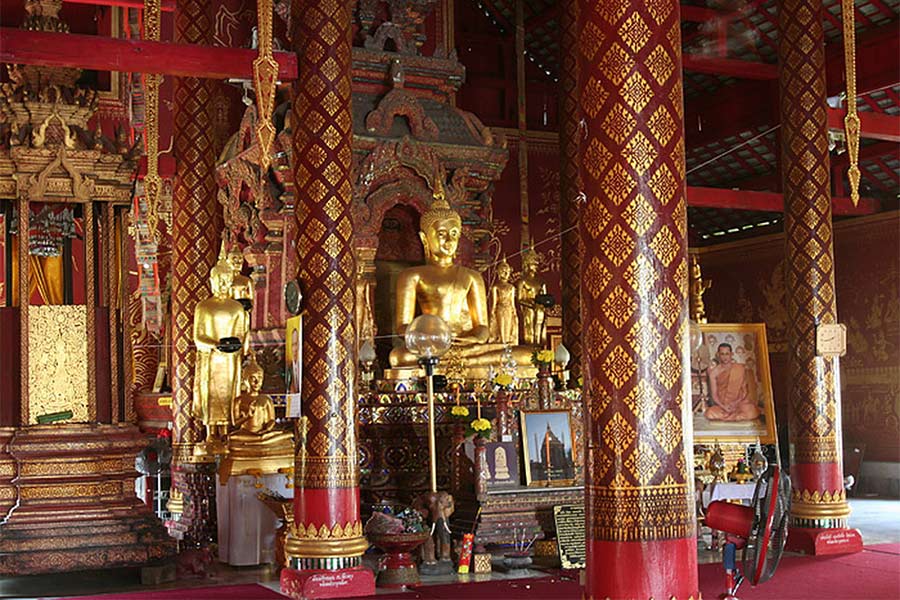 Phra Sila - Statue du Bouddha à Wat Chiang Man