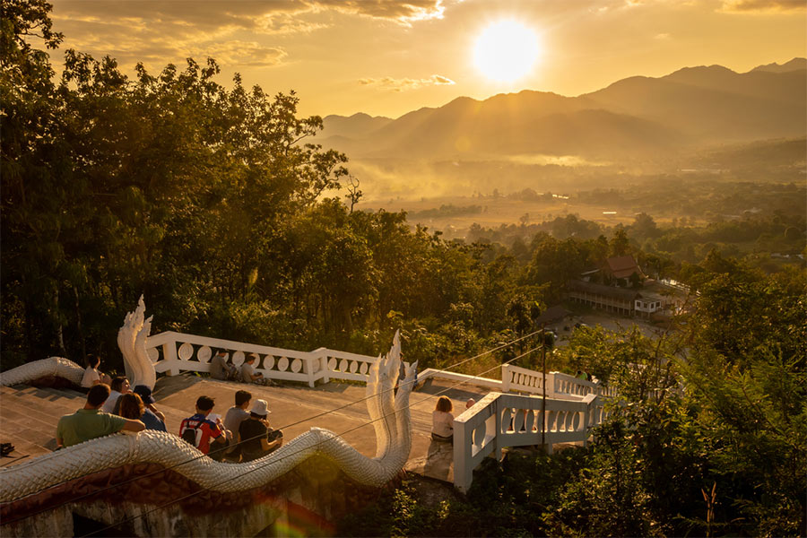 Wat Mae Yen offre une vue extraordinaire sur la ville de Pai