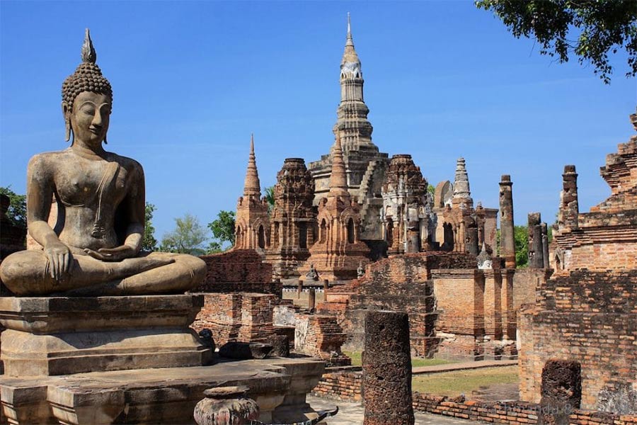 Wat Mahathat l'un des plus beaux temples de la Thailande