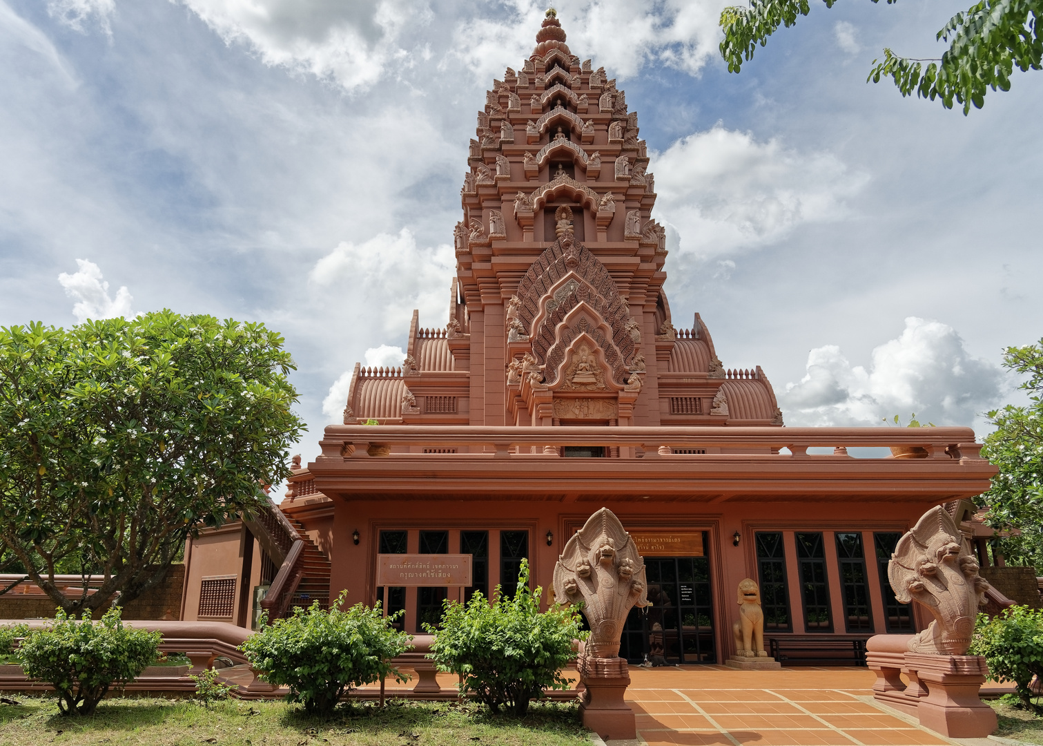 Wat Pa Khao Noi n'est pas simplement un temple religieux, mais aussi un centre de méditation et d'apprentissage spirituel.
