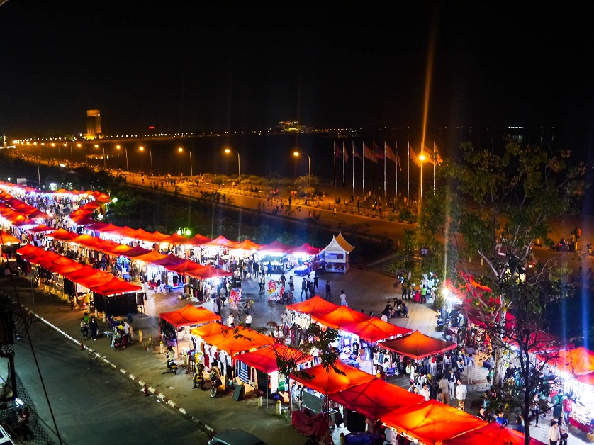 Paysage en nuit de la ville Vientiane