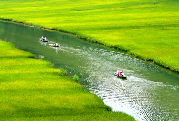 Ninh Binh – Trang An – Hoa Lu - Hanoi (B/L/-)