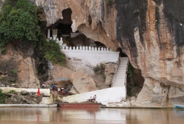 Luang Prabang – Pakbeng (B, L)