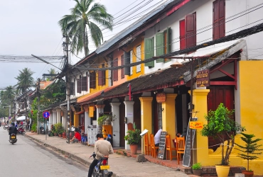 Nong Khiaw - Luang Prabang (B, L)