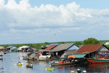 Arrivée à Siem Reap – Village flottant de Me Chrey (L) - 45km de vélo, 2h de kayak