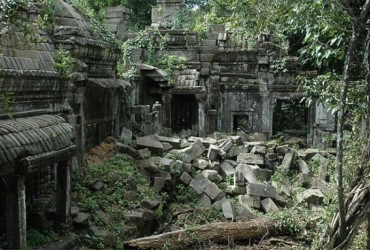 Siem Reap – Phnom Bok et Temple de Beng Mealea (B, L) – 65km 