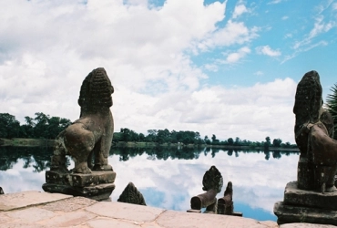 Siem Reap  – Banteay Srei – Groupe de Roluos (B/-/-)