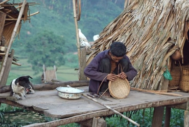 Ban Nam Kon - Ban Nam Leuang «Village Akha» (B, L, D)