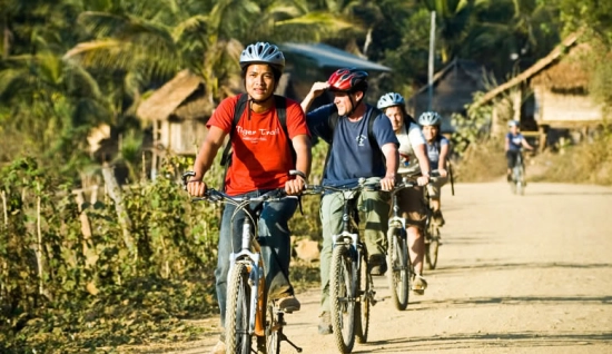 Circuit au Nord Laos à vélo une semaine: Une aventure unique pour explorer la nature et la culture laotienne