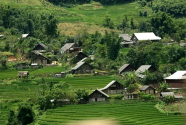 Village Kho Muong – Marché de la rue Doan (B, L)