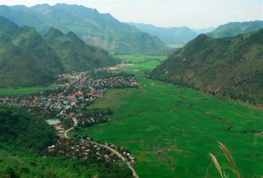 Kho Muong- village Hang (B, L, D)	