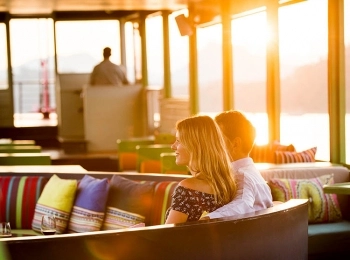 La croisière au coucher du soleil