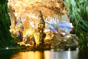 Phong Nha – Grotte des éléphants – Vallée de Ma Da (B, L, D)