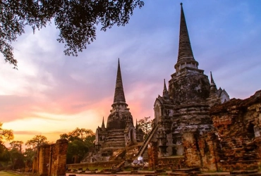 Kanchanaburi – Chute d’Erawan – Ayutthaya                                 Guide - (B)