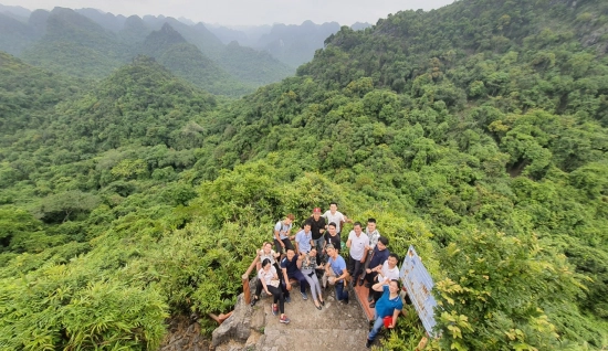 Mini-circuit 2 jours à Cat Ba : Forêt et baie de Lan Ha