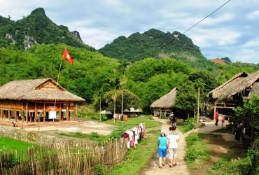 Hanoi - Mai Chau (B,L)