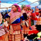 Sapa 4 jours 3 nuits: visite à Bac Ha et la vallee Muong Hoa