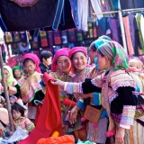 Sapa 4 jours 3 nuits: visite à Bac Ha et la vallee Muong Hoa