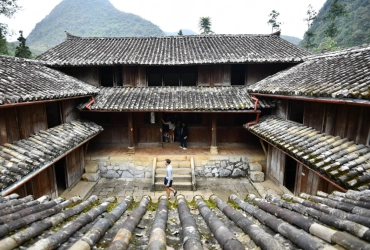 Ha Giang - Palais de roi de Hmong - Dong Van (B,L,D)