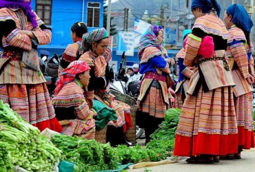 Bac Ha – Lao Cai – Train de nuit pour Hanoi (B, L) Sans guide à bord