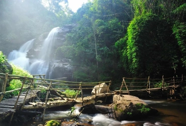 Randonnée – Radeau de bambou – Chiang Mai (B, L)