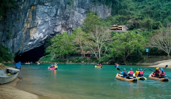 Kayak à la grotte Phong Nha 1 jour : Exploration la grotte patrimoniale dans l'eau