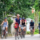 Itinéraire de vélo à Hué une journée : Visite du village de Thuy Bieu