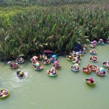 Court voyage à Hoi An: Bateau-panier dans la forêt de cocotiers