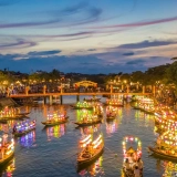 Visite de nuit à Hoi An : Excursion en bateau sur la riviere Hoai