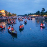 Visite de nuit à Hoi An : Excursion en bateau sur la riviere Hoai