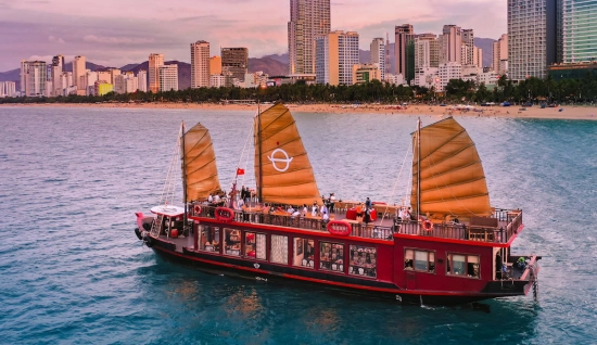 Petit circuit à Nha Trang demi-journée : Croisière au coucher du soleil