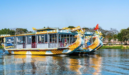 Mini-circuit à Hue : Une journée en bateau sur la rivière des Parfums