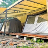 Camping sur la colline naturelle du lac Thang Hen