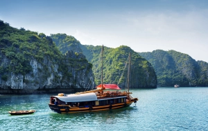 Croisière en baie d'Halong: Découverte magique de la baie d'Halong