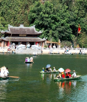 Excursion à Hanoi : Découverte de la pagode des Parfums et du fleuve Yen