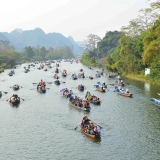 Excursion à Hanoi : Découverte de la pagode des Parfums et du fleuve Yen