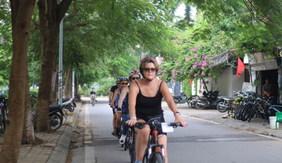 Visite de Hanoi demi-journée  : Exploration à vélo du vieux quartier