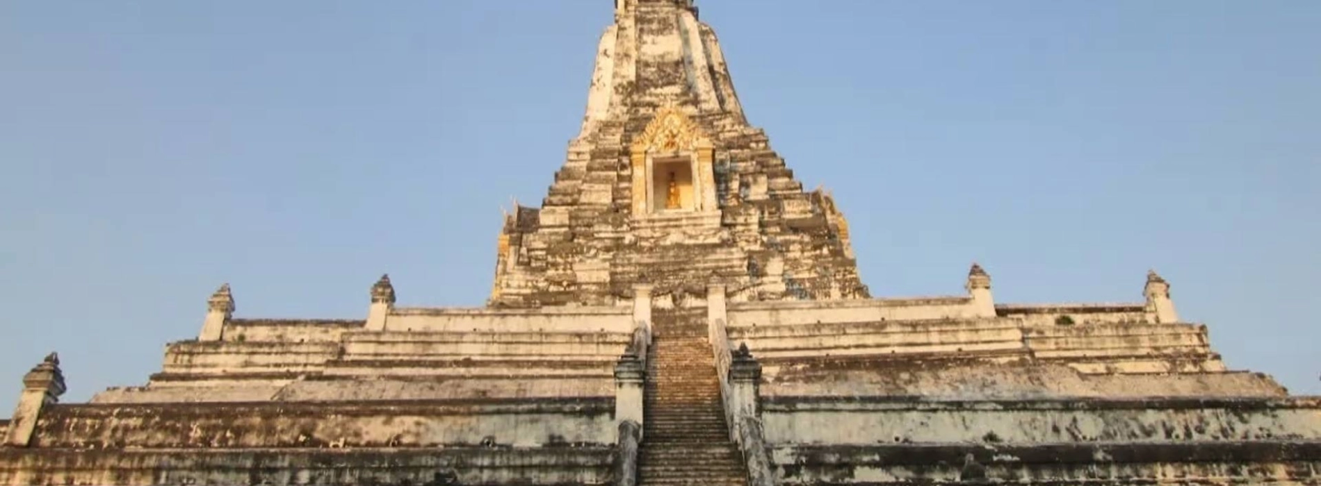 Wat Phu Khao Thong