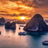 Excursion à Ha Long : Visite d'une journée dans la baie d'Halong en croisière