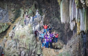 Petit circuit à Hoa Binh : Découverte de la grotte Chieu et de la cascade Go Lao demi-journée