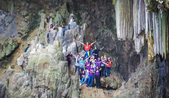 Petit circuit à Hoa Binh : Découverte de la grotte Chieu et de la cascade Go Lao demi-journée