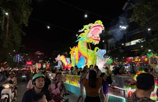 Fête de la mi-automne à Tuyên Quang en septembre