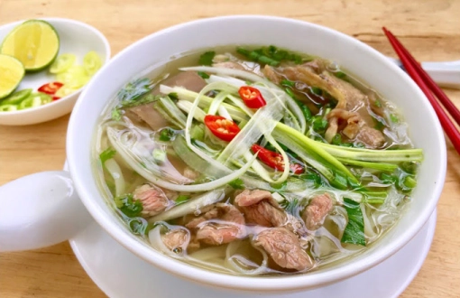 Guide de voyage à Hanoi : Meilleures adresses pour manger le Pho à Hanoi