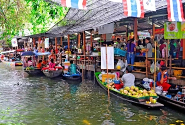 Exploration du marché flottant Damnoen Saduak (-/L/D)