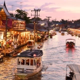 Une journée à Kanchanaburi : Exploration du marché coloré de Damnoen Saduak