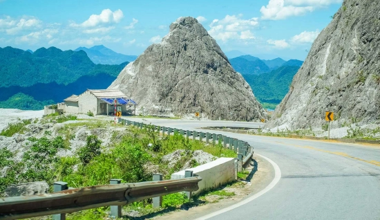 Petit circuit à Moc Chau 2 jours : Évasion Authentique à Moc Chau